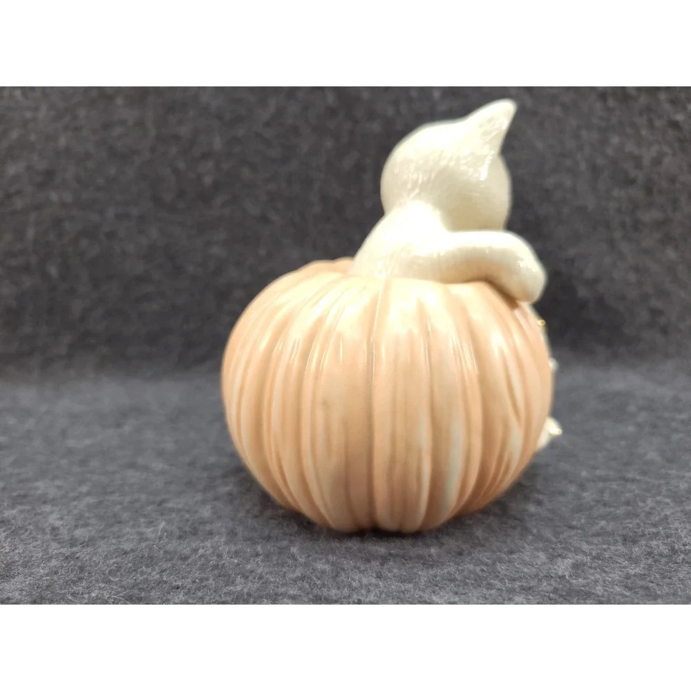 VTG Lenox Kittys Halloween Surprise Cat in Pumpkin w mouse 24 K gold trim 2000